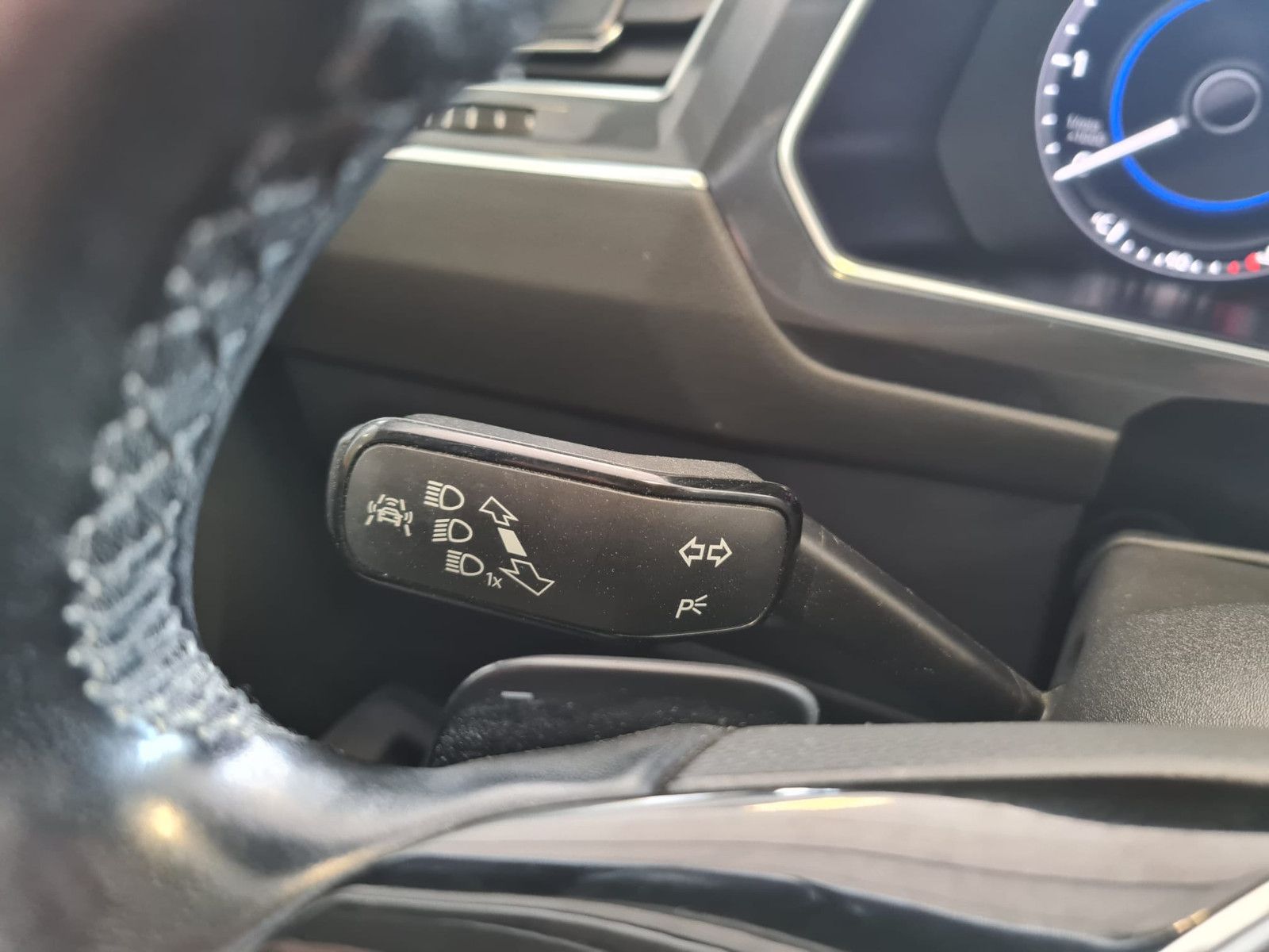 Fahrzeugabbildung Volkswagen Tiguan Allspace Highline 4Motion / LED / NAVI /