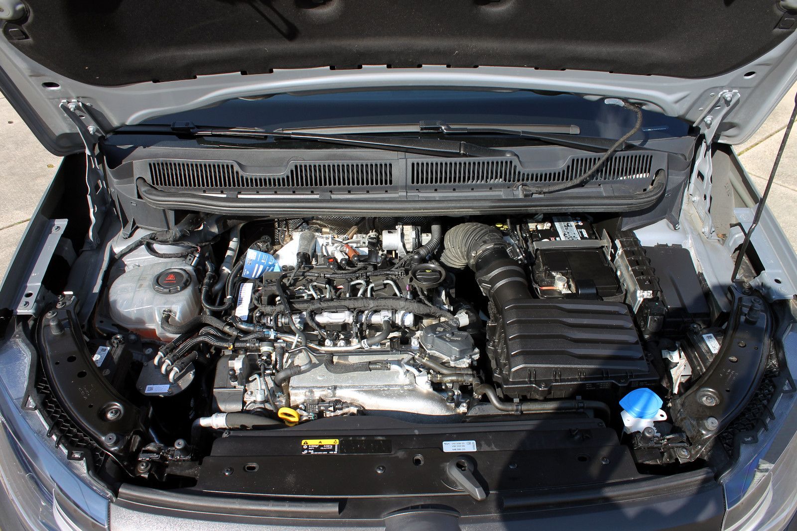 Fahrzeugabbildung Volkswagen Caddy Cargo 2.0TDI Automatik LED TEMP KAM PDC BT