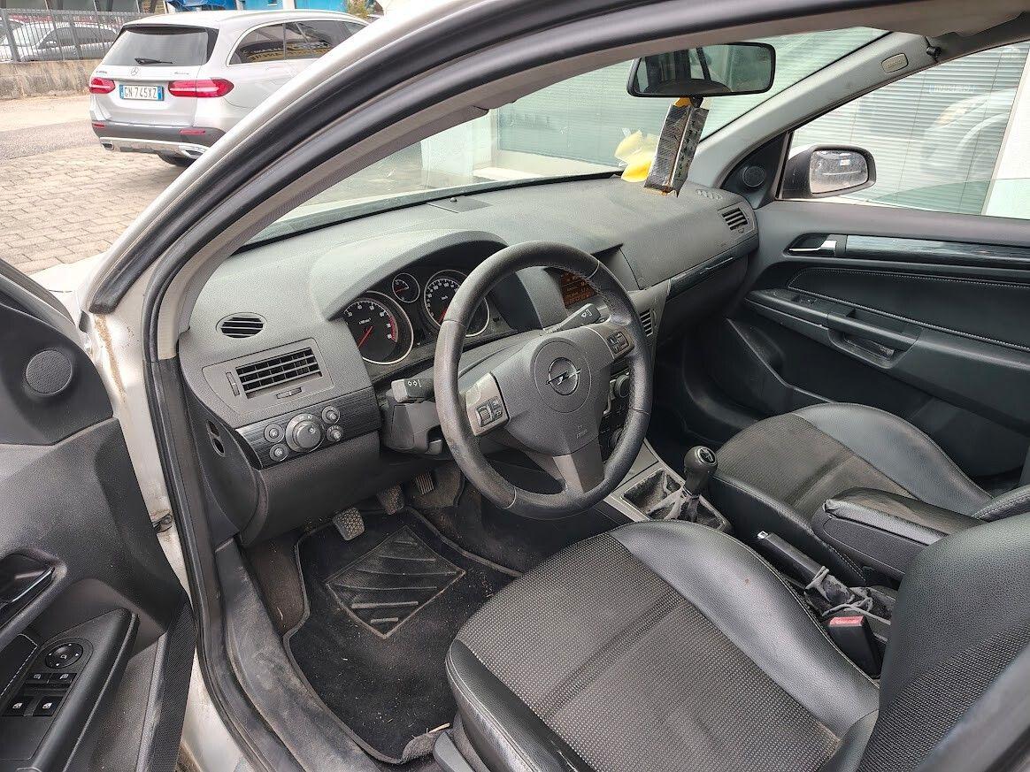 Opel Astra 2006 — photo 9