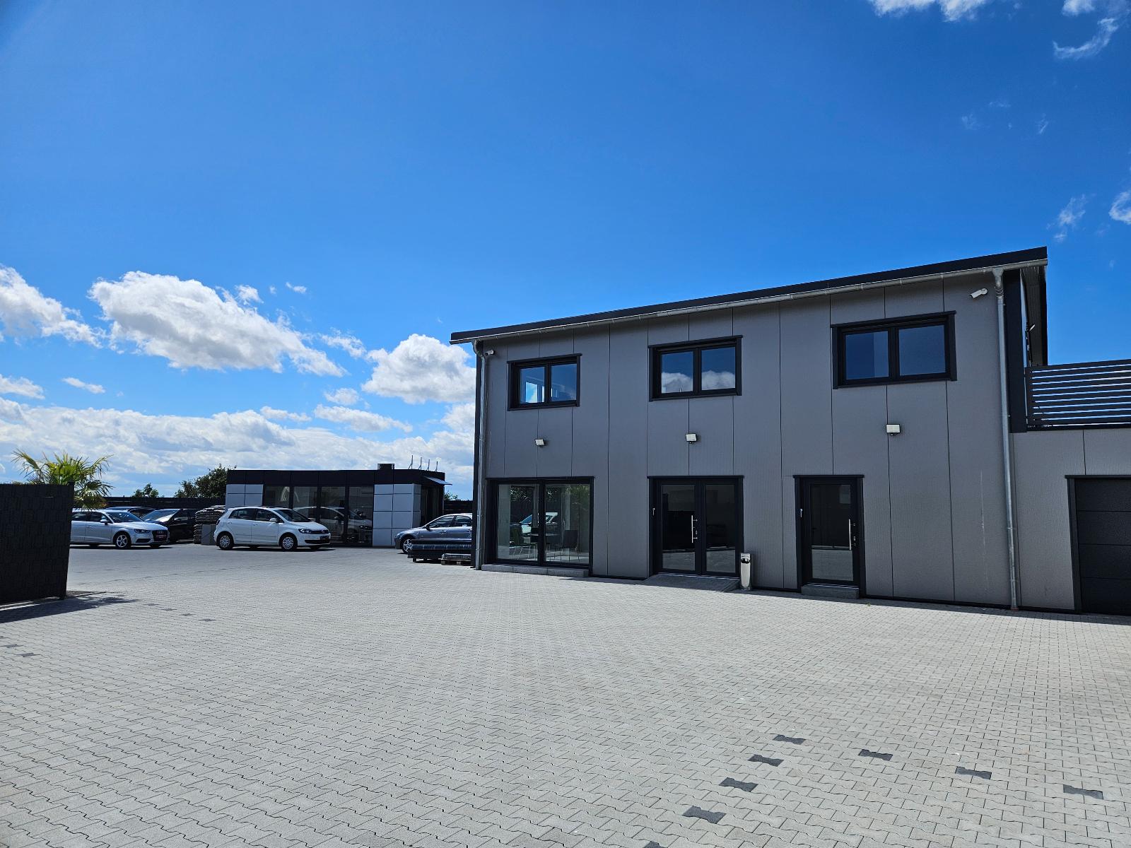 showroom-image-main