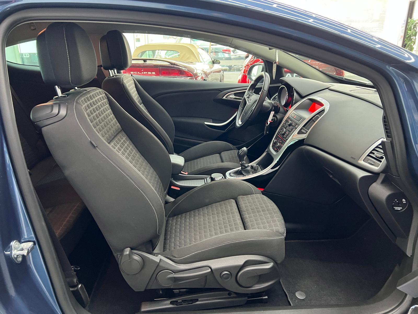Opel Astra 1.6 GTC SIDI Turbo Innovation Metallic