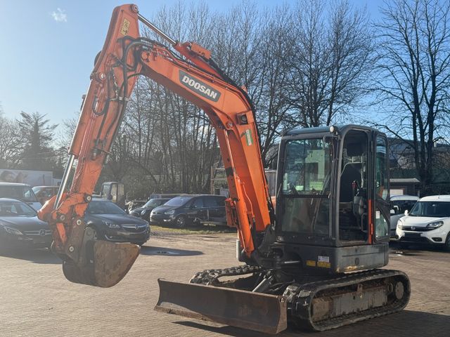 Doosan DX63-3/GUMMIKETTEN/SCHAUFEL