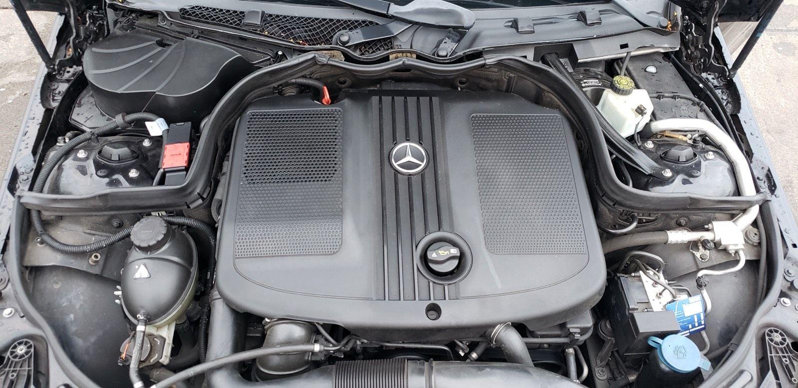 Mercedes-Benz C200 2011 — photo 11