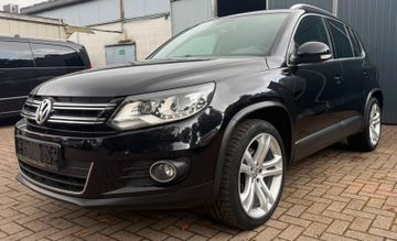 Volkswagen Tiguan - 1
