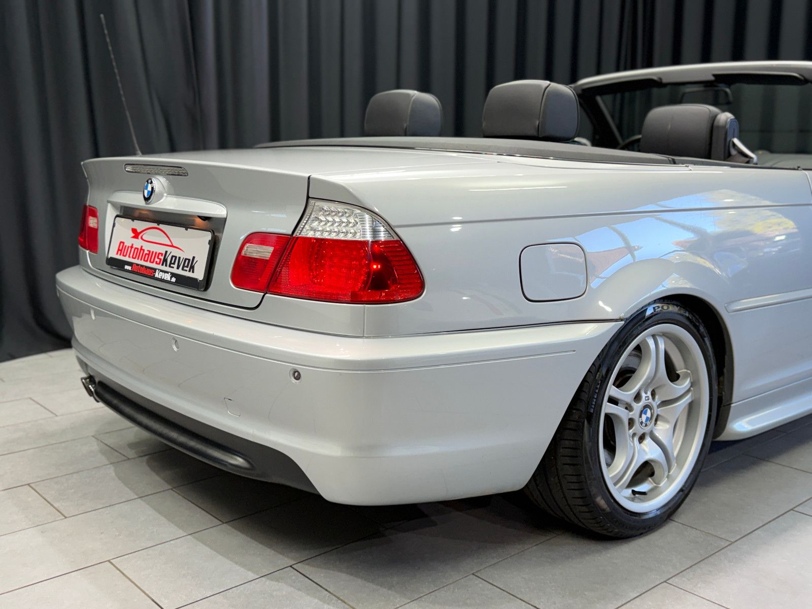 Fahrzeugabbildung BMW 330Ci|M-PAKET 2|HIFI|PDC|NAVI|LCI