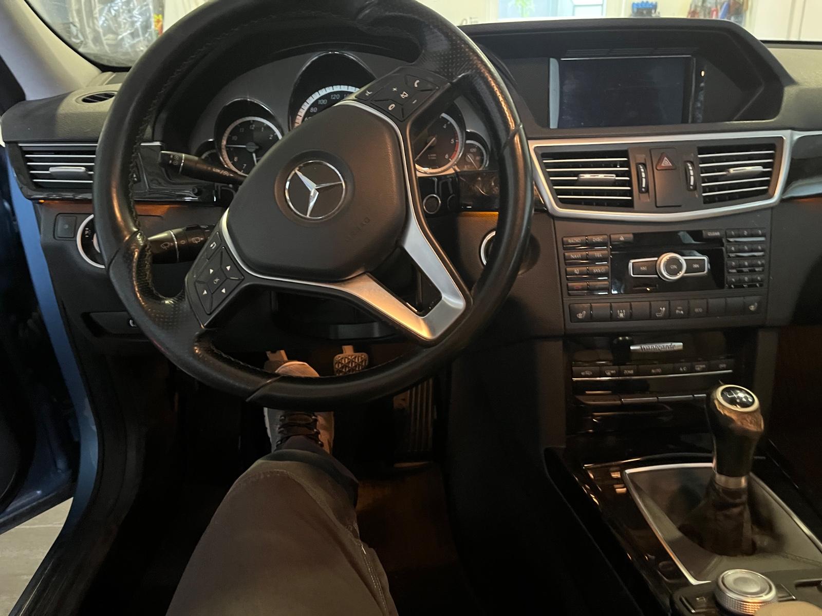 Mercedes-Benz E220 2012 — photo 9