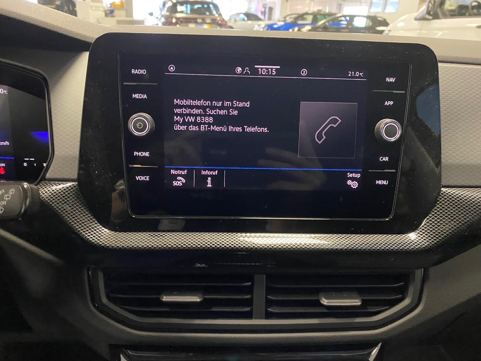 Fahrzeugabbildung Volkswagen T-Cross 1.0 TSI DSG Life+AHK+KAMERA+PDC vo+hi+BC