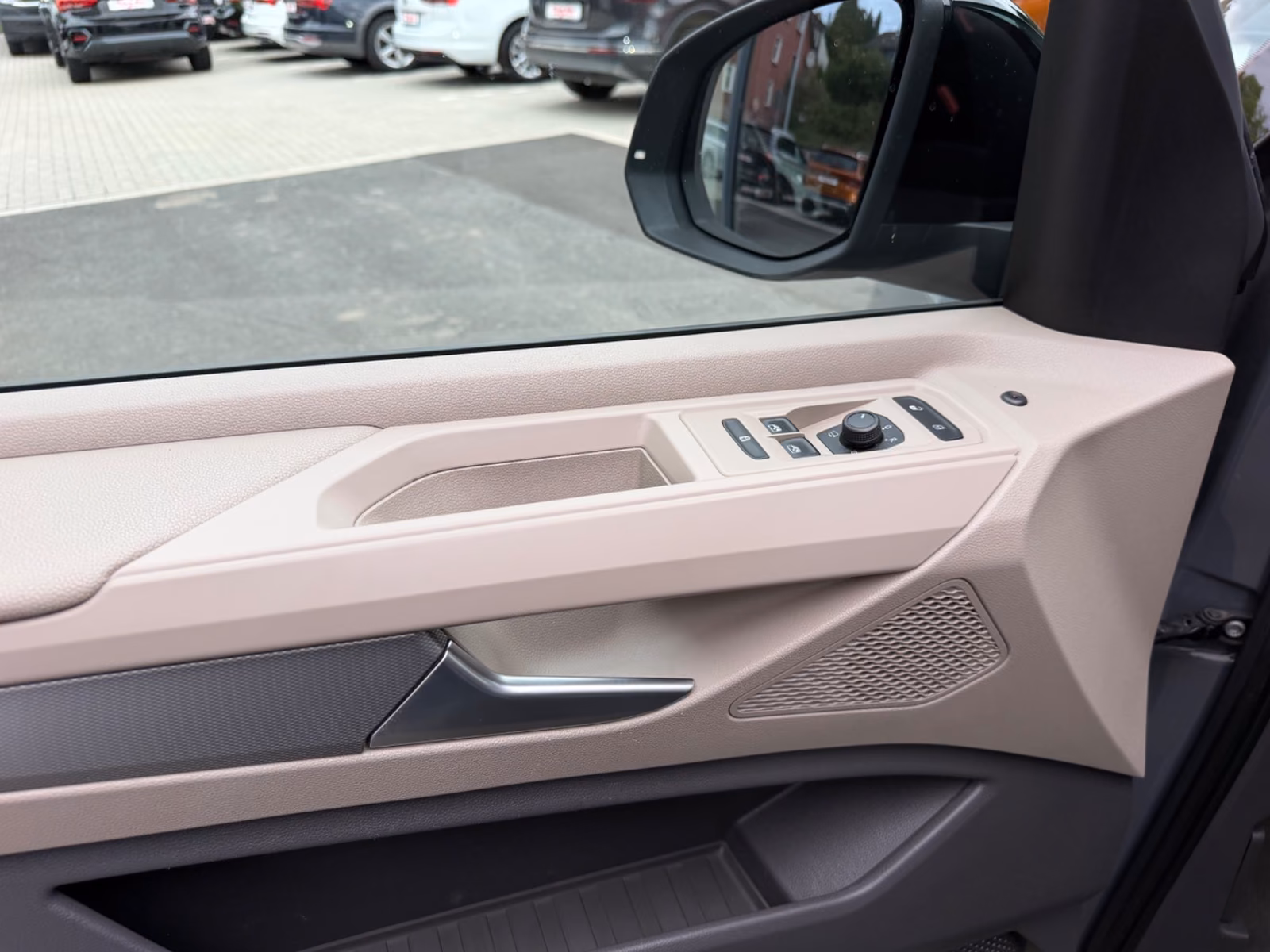 Volkswagen T7 Multivan 2.0 TDI 7-Sitzer