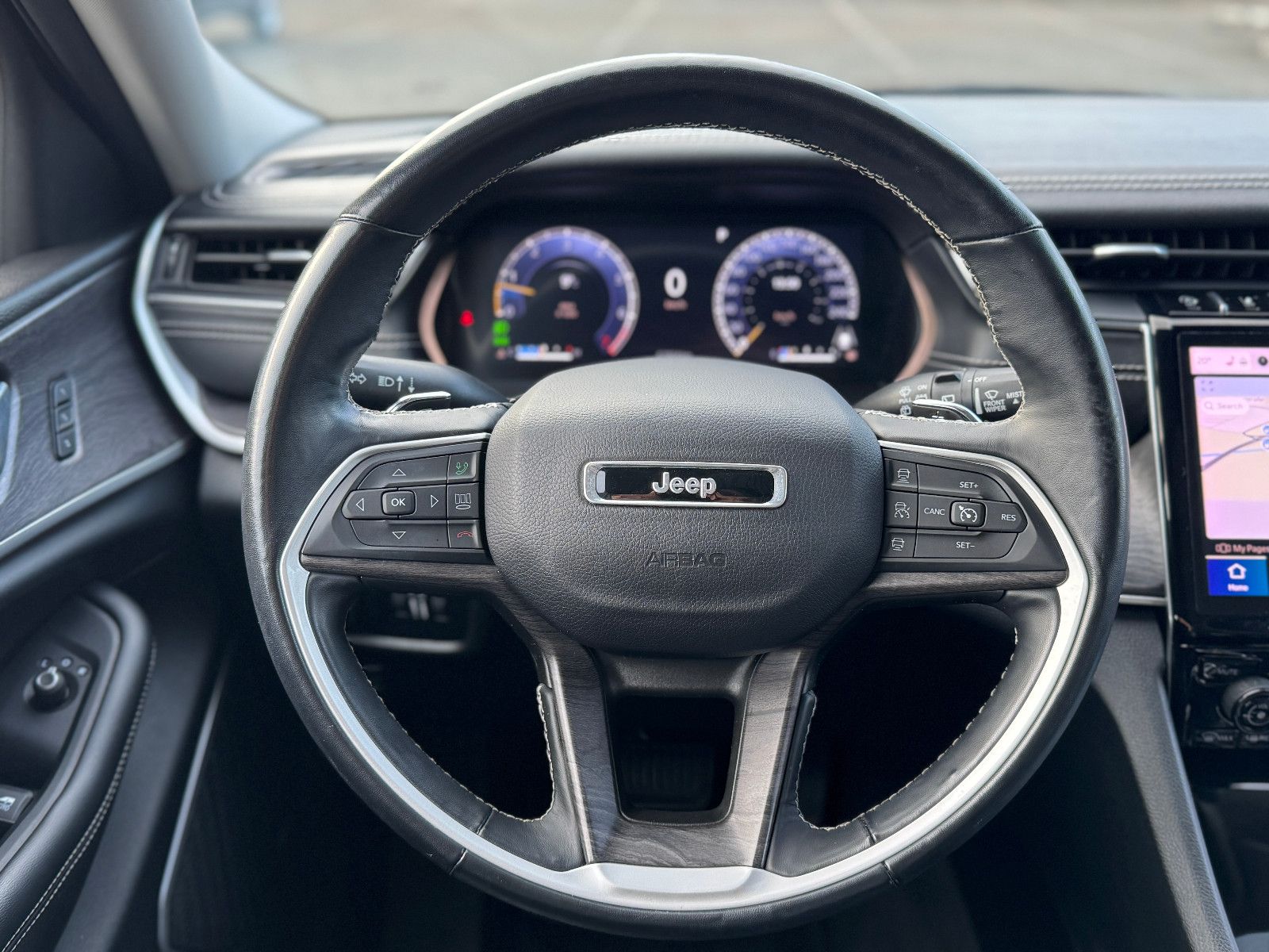 Fahrzeugabbildung Jeep Grand Cherokee Limited LPG Panorama Leder