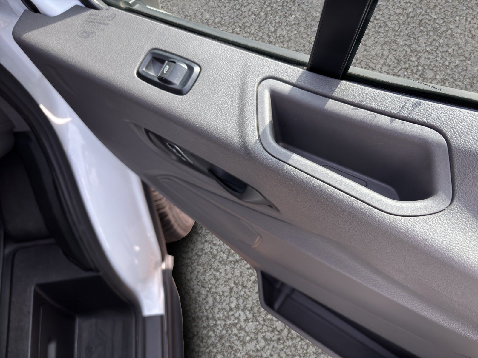 Fahrzeugabbildung Ford Transit 2.0 Ecoblue 350 L4 Trend