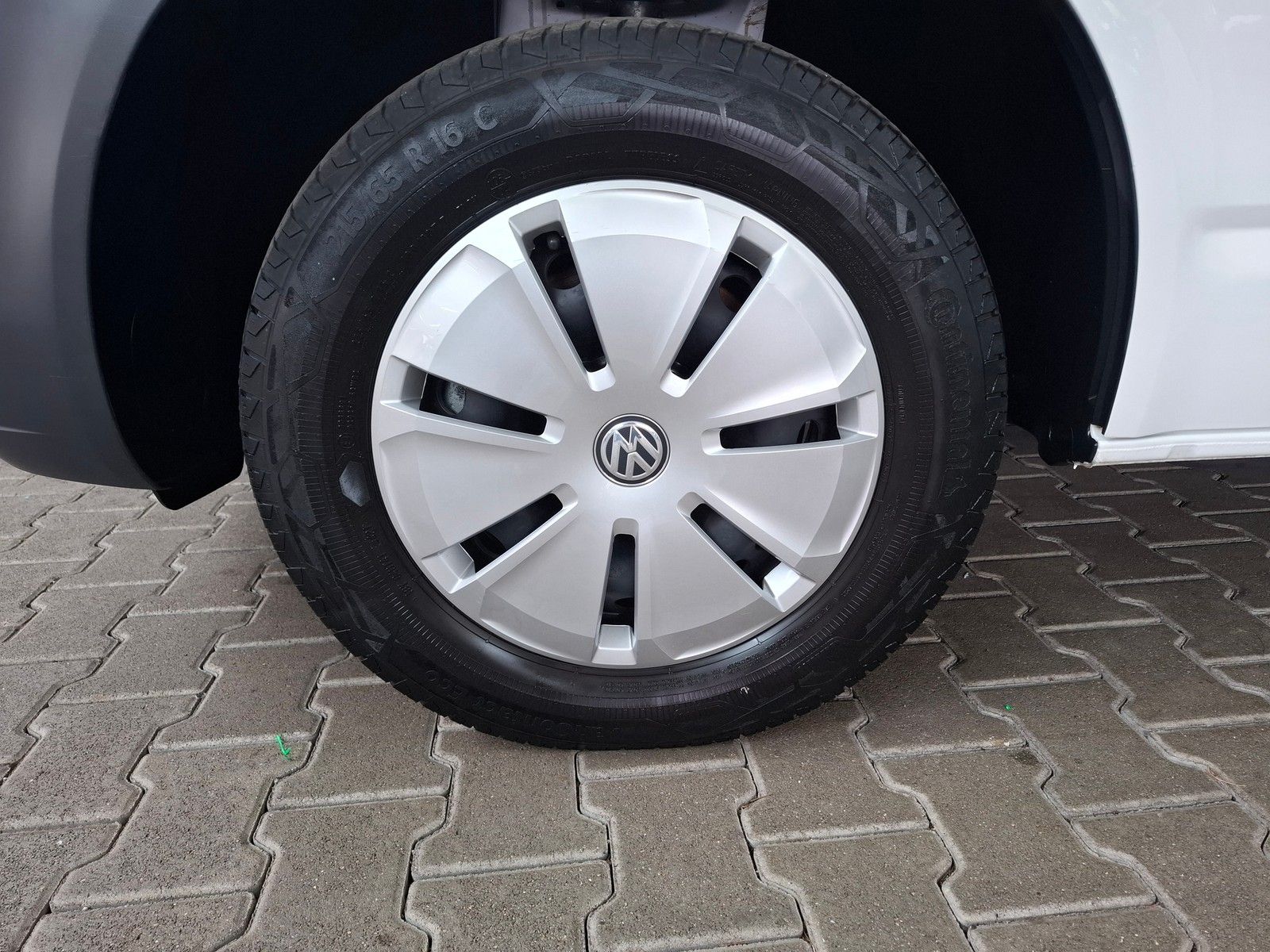 Fahrzeugabbildung Volkswagen T6.1 Transporter Kombi 2,0 TDI +AppConnect