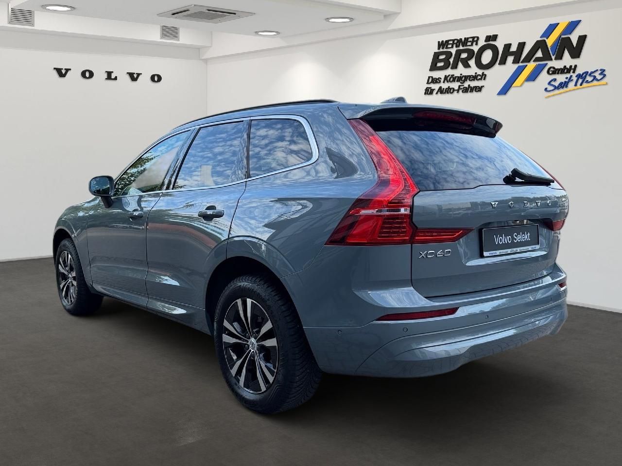 Fahrzeugabbildung Volvo XC60 B4 Benzin Momentum Pro 2WD