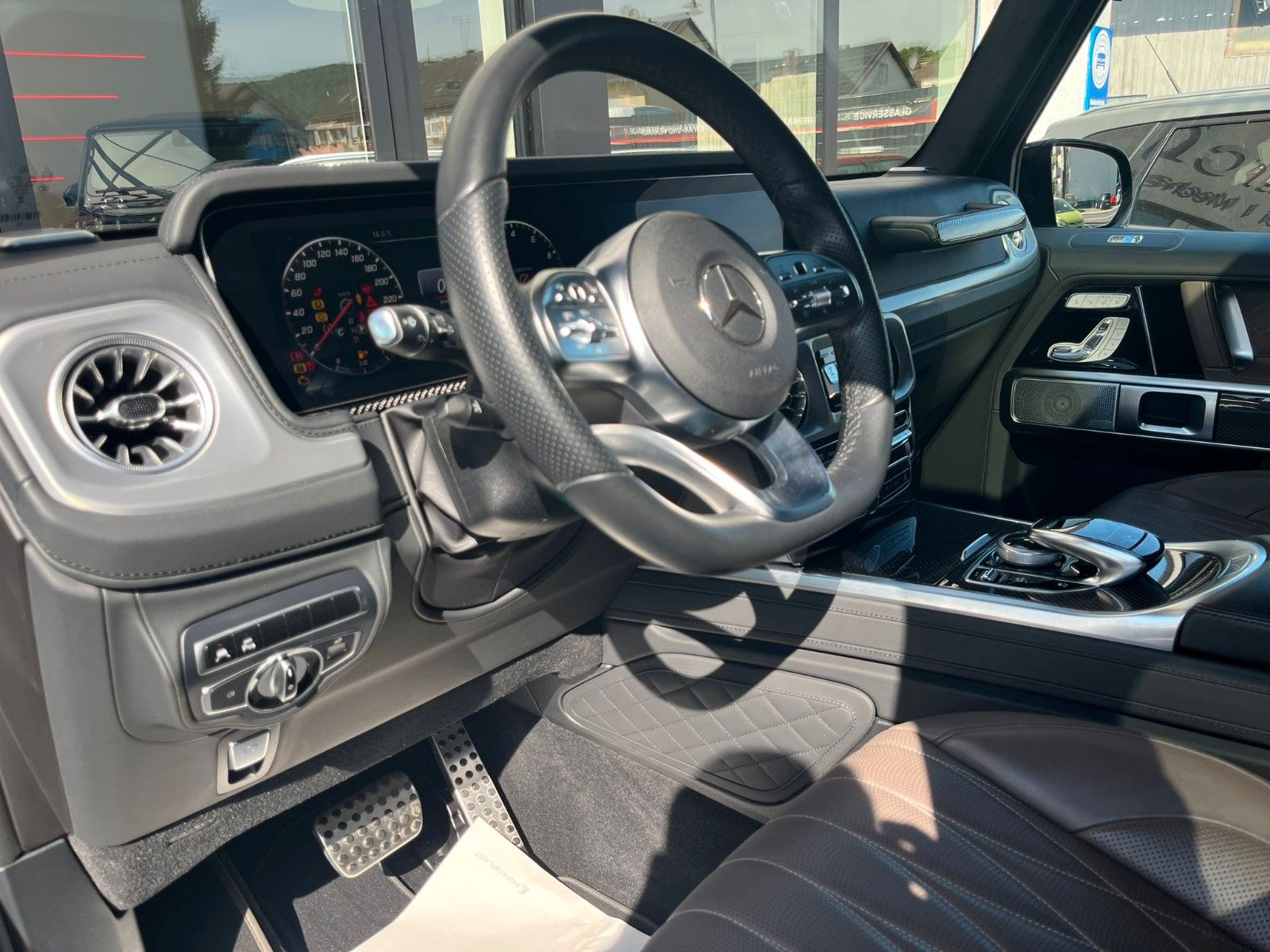 Fahrzeugabbildung Mercedes-Benz G 500 AMG*Superior Interieur*360°*Night*Carbon*