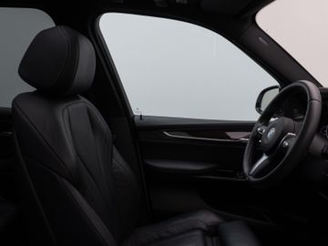 Fahrzeugabbildung BMW X5 xDr 30d M Sport Pano HUD H/K AHK Comfort 20'