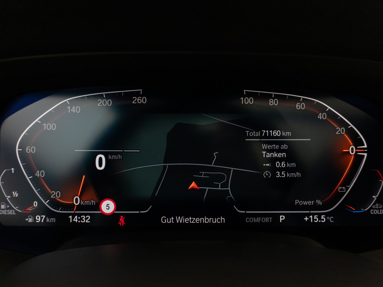 Fahrzeugabbildung BMW X5 xD40d M Sport Panorama Kamera HUD DAB HiFi