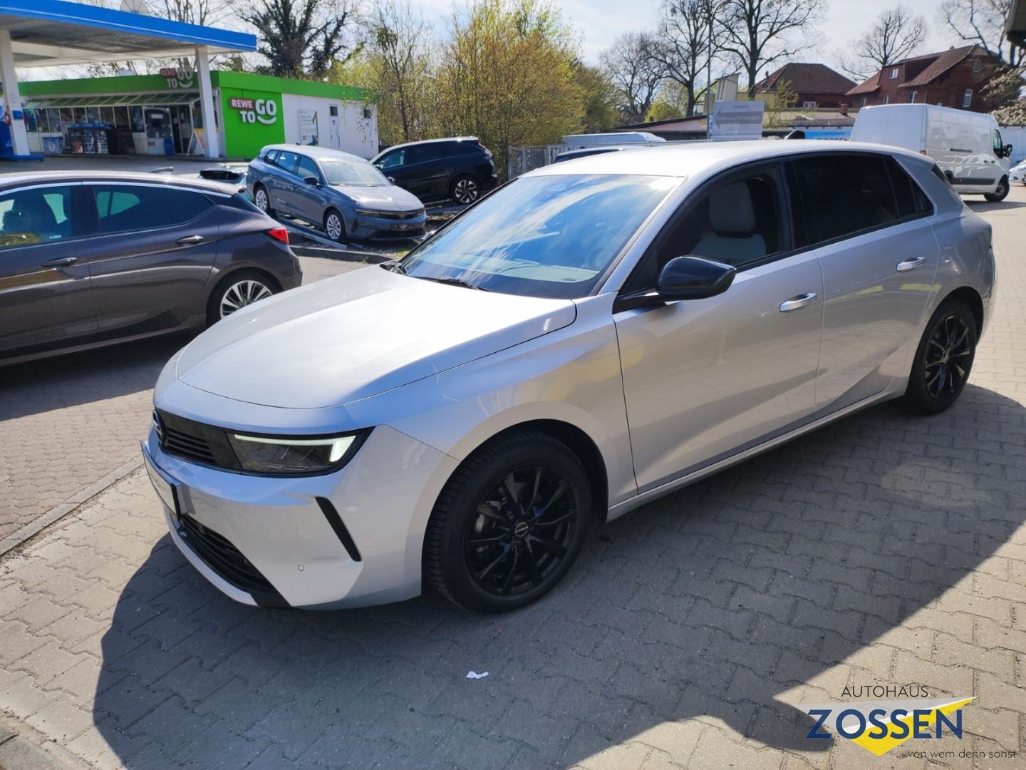 Opel Astra Elegance+AHK-abnehmbar+Navi+LED Apple CarP