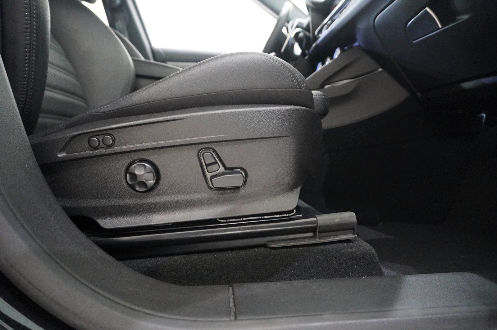 Fahrzeugabbildung Alfa Romeo Stelvio 2.2D VELOCE Q4 NAVI/LED/KAMERA/MATRIX/SH