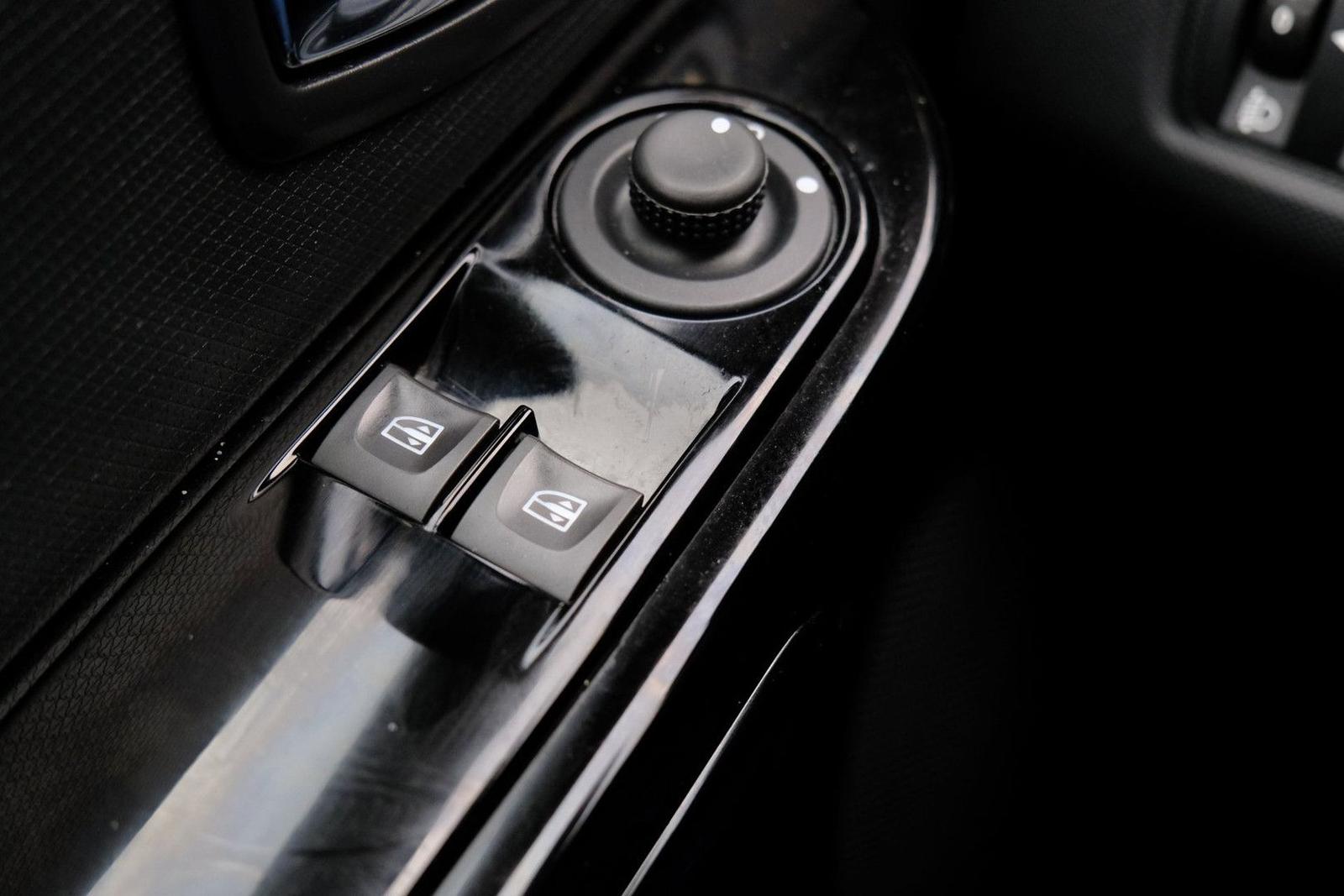 Renault Clio 2014 — photo 23