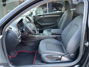 Audi A3 1.2 TFSI Attraction °AHK°SHZ°AAC°Allwetter°
