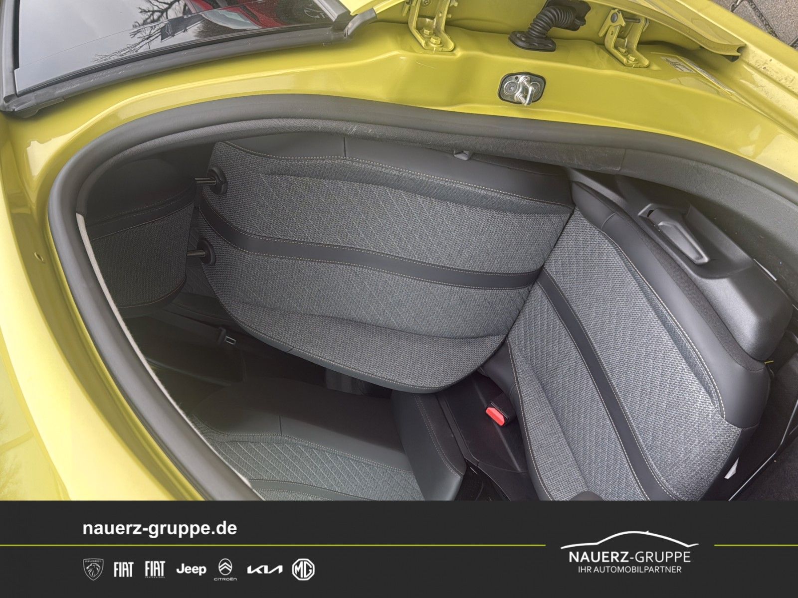 Fahrzeugabbildung Peugeot 208 Hybrid 100 Allure