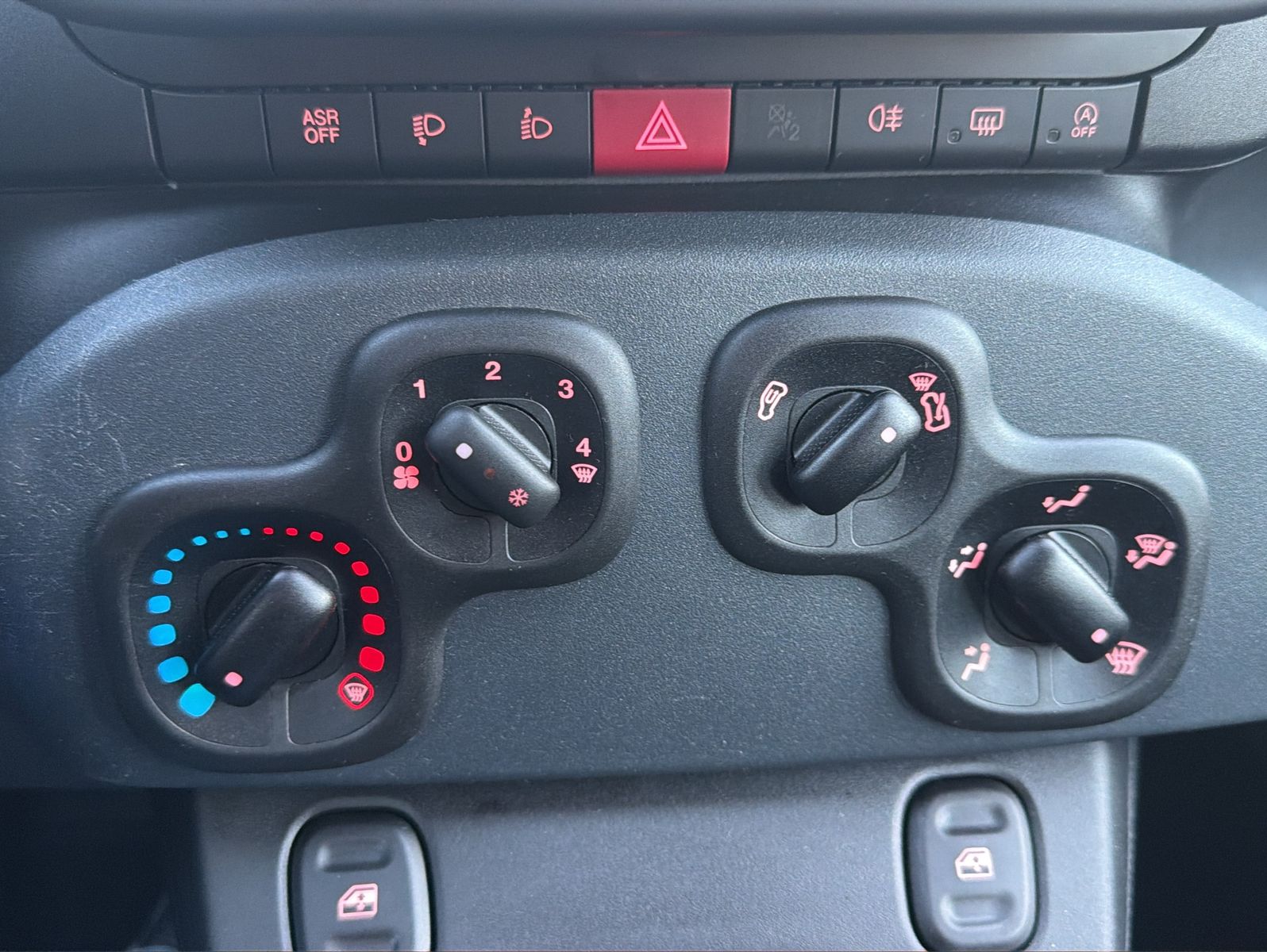 Fahrzeugabbildung Fiat Panda Mild-Hybrid, Klima, ab 144,- € i. M.