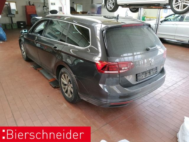 Volkswagen Passat Variant - Bild 2