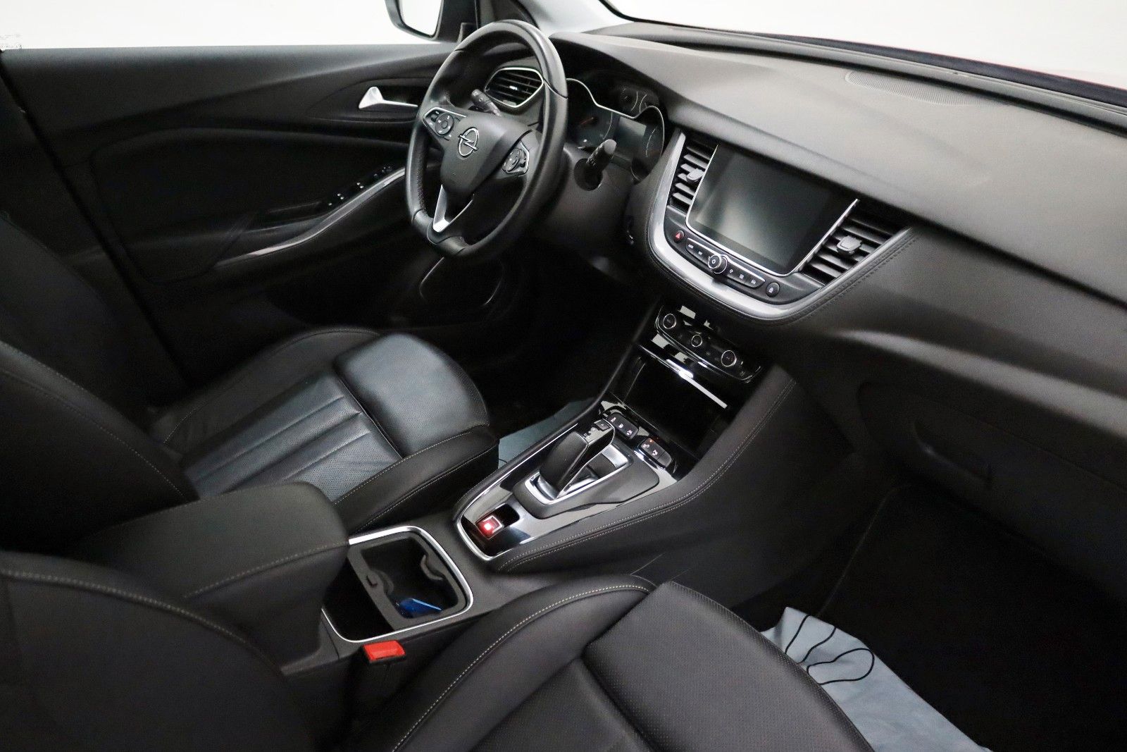Fahrzeugabbildung Opel Grandland X Innovation Leder,Navi,LED,ACC,AHK