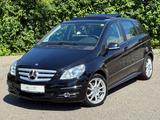 Mercedes-Benz B160 Avantgarde°Automatik°Klima°Pano°Temp° - Mercedes-Benz B 160 mit Benzin-Antrieb