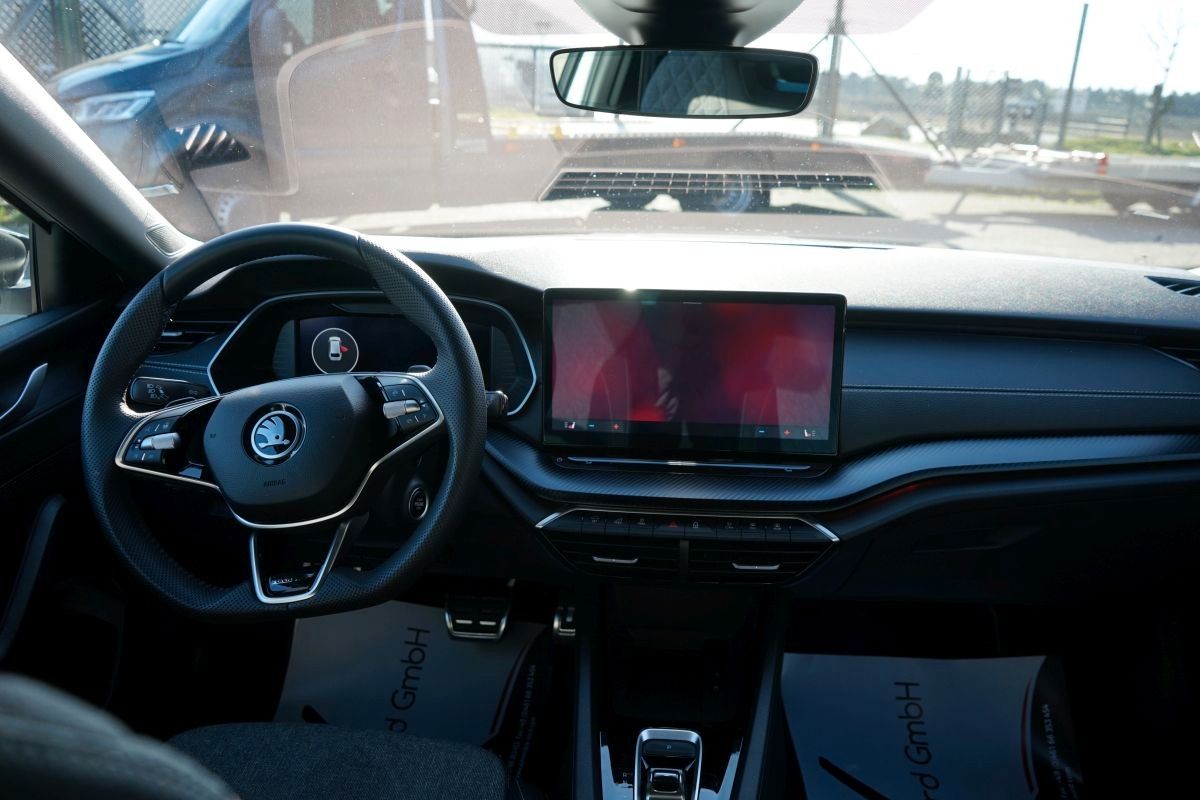 Fahrzeugabbildung SKODA Octavia Combi 2.0 TDI *Sportline Exklusive*