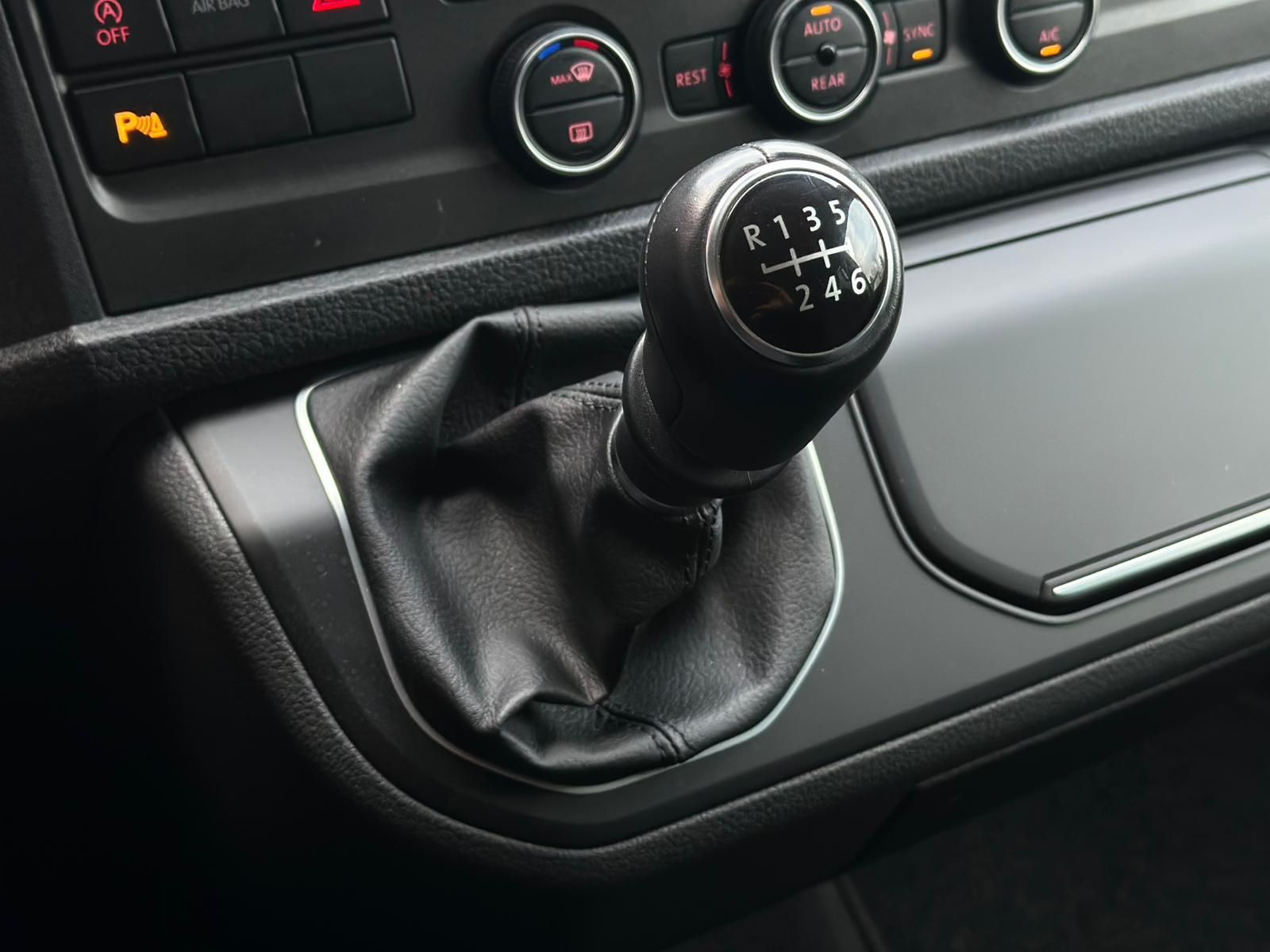 VW T6 Multivan 2.0TDI *150PS#LED#CAM#SHZ#NAVI#AHK - Image 14