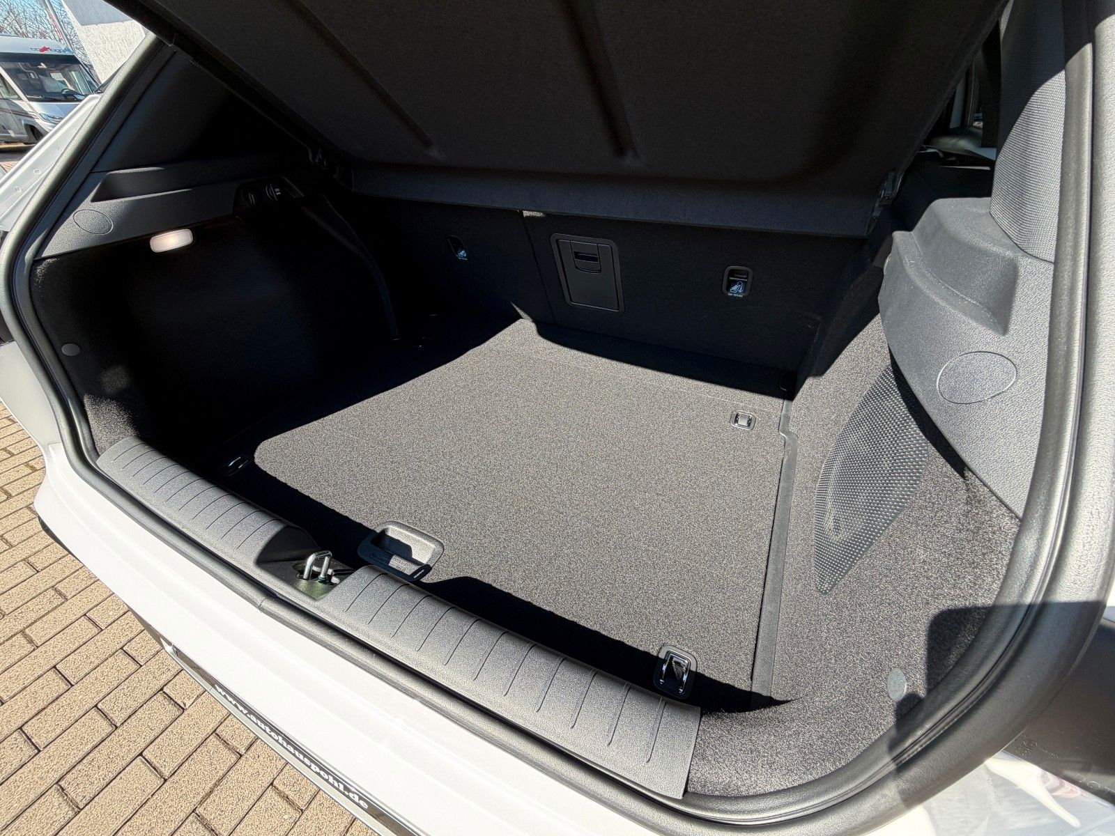 Fahrzeugabbildung Kia K4 1.6T 180 DCT GTL DWP+ SZ SD 18 GD