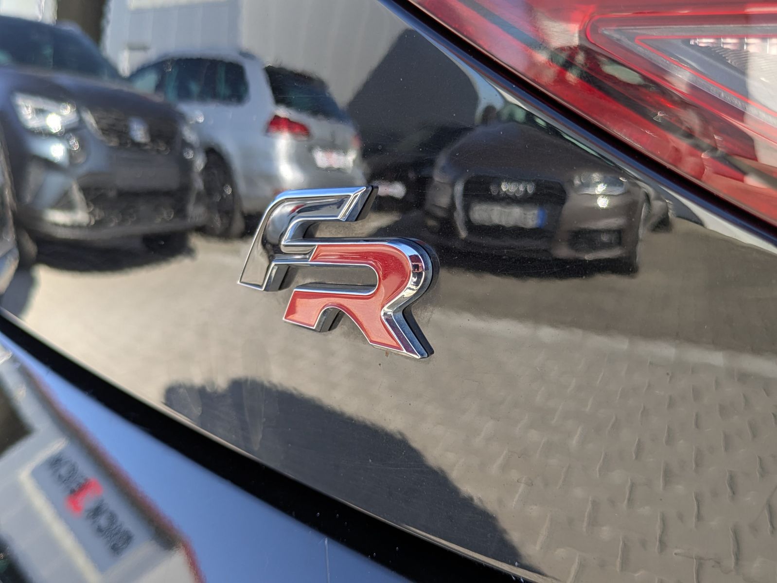 Fahrzeugabbildung SEAT Leon 1.4 TSI FR SCHIEBE-GLAS*KAMERA*LED*DAB*TEMP
