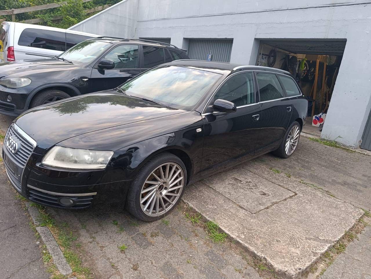Audi A6 2005 — interior
