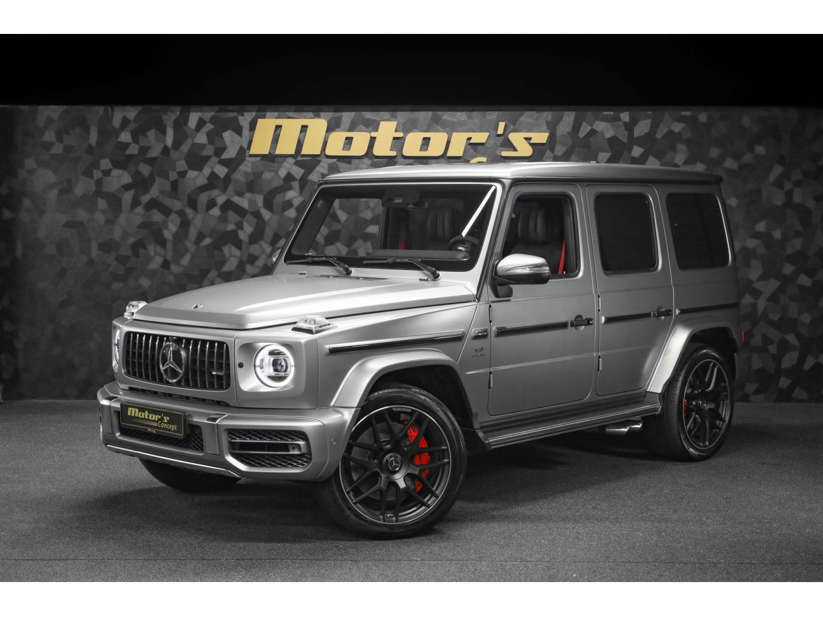 Mercedes-Benz G 63 AMG V8 Bi-Turbo - Platinium Magno G MANUFAK