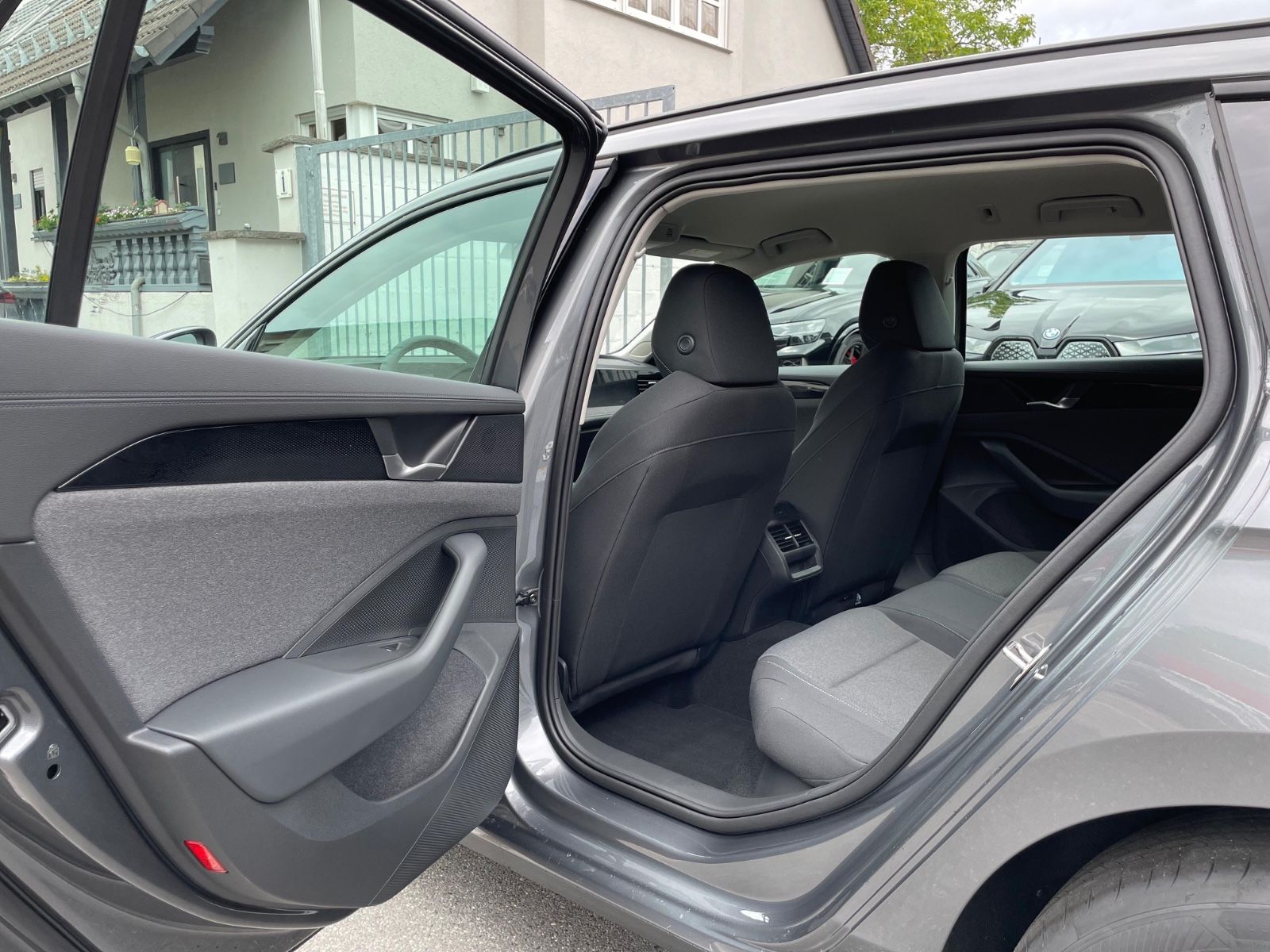 Fahrzeugabbildung Volkswagen Passat Variant 2.0 TDI |Sport-Paket|ACC|Kamera|