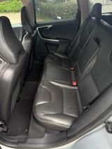Volvo XC60 *scheckheftgepflegt* DRIVe Momentum 2.0 - gebrauchte Volvo XC60 aus dem Jahr 2010