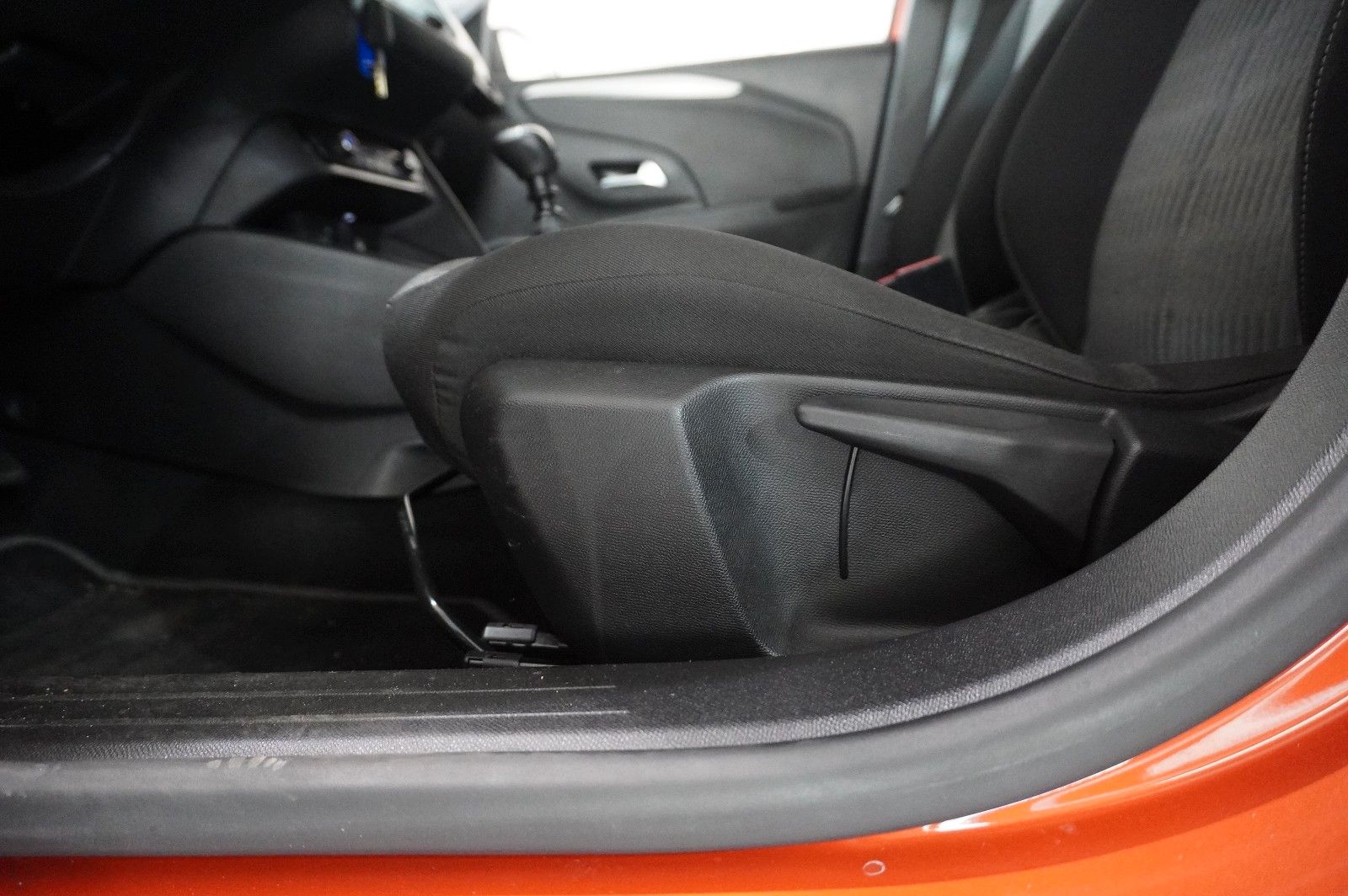 Fahrzeugabbildung Opel Corsa F 1.2T EDITION NAVI/USN/TEMP./SPORT/DAB+