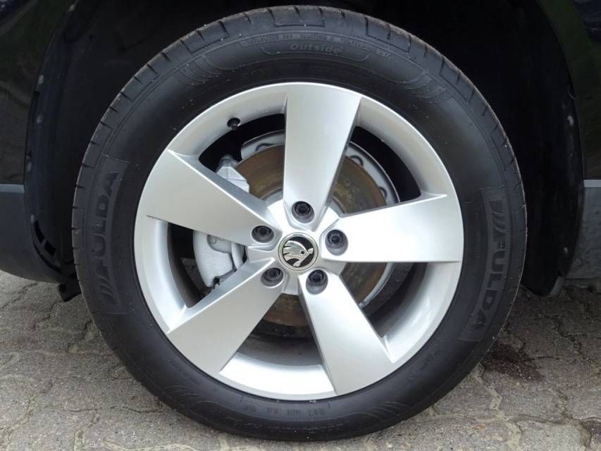 Fahrzeugabbildung SKODA Karoq 2.0 TDI Automatik  Ambition