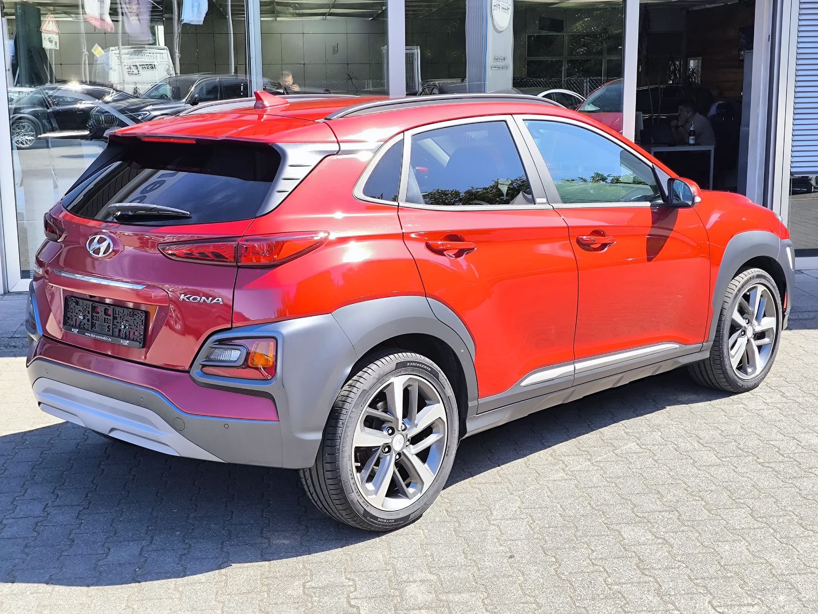 Fahrzeugabbildung Hyundai Kona Premium GLASD+LED+NAVI+KAM+SHZ+AHK+ACC+