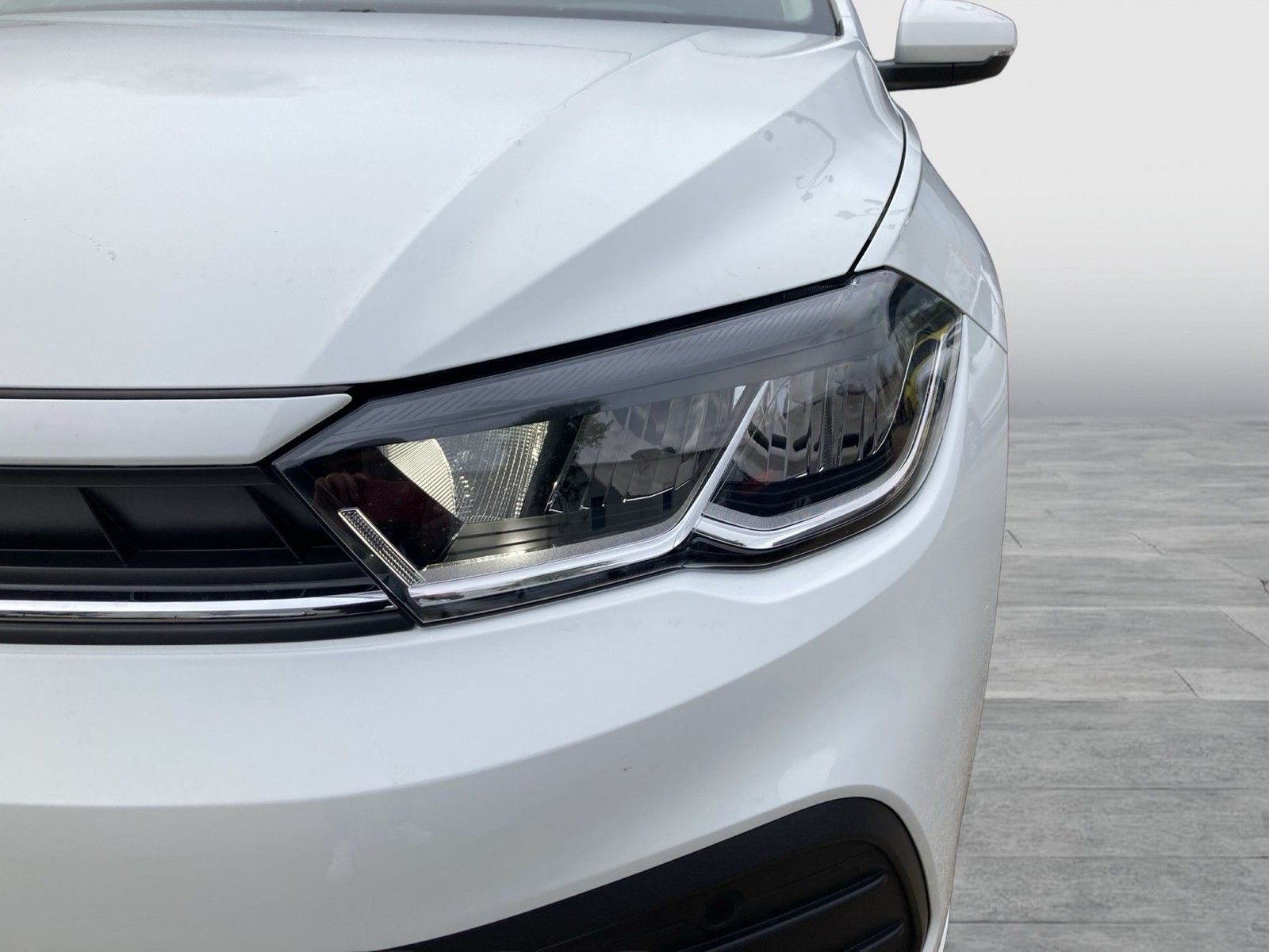 Fahrzeugabbildung Volkswagen Polo TSI Active DSG LED Navi AID ACC PDC SH