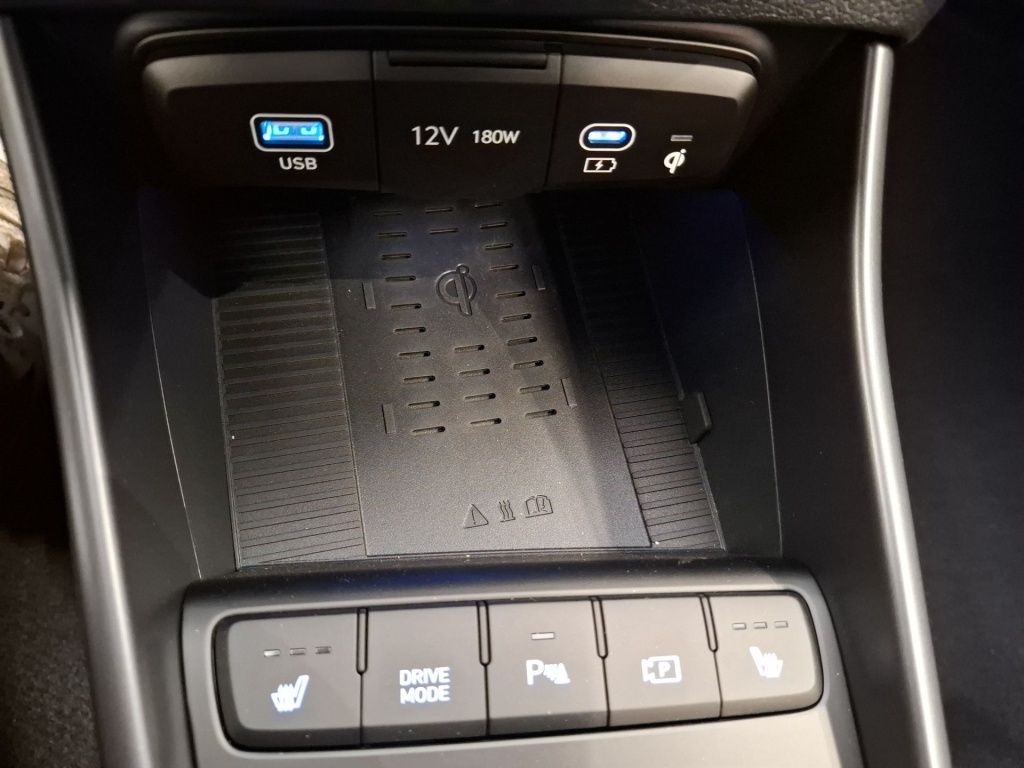 Fahrzeugabbildung Hyundai i20 FL (MY25) 1.0 T-GDI (100 PS) 6-MT 2WD Prime