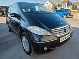 Mercedes-Benz A 170 Eleg. 1. Hd. Klima,Shz,Parktr.Allwetter... - schwarze Mercedes-Benz A 170