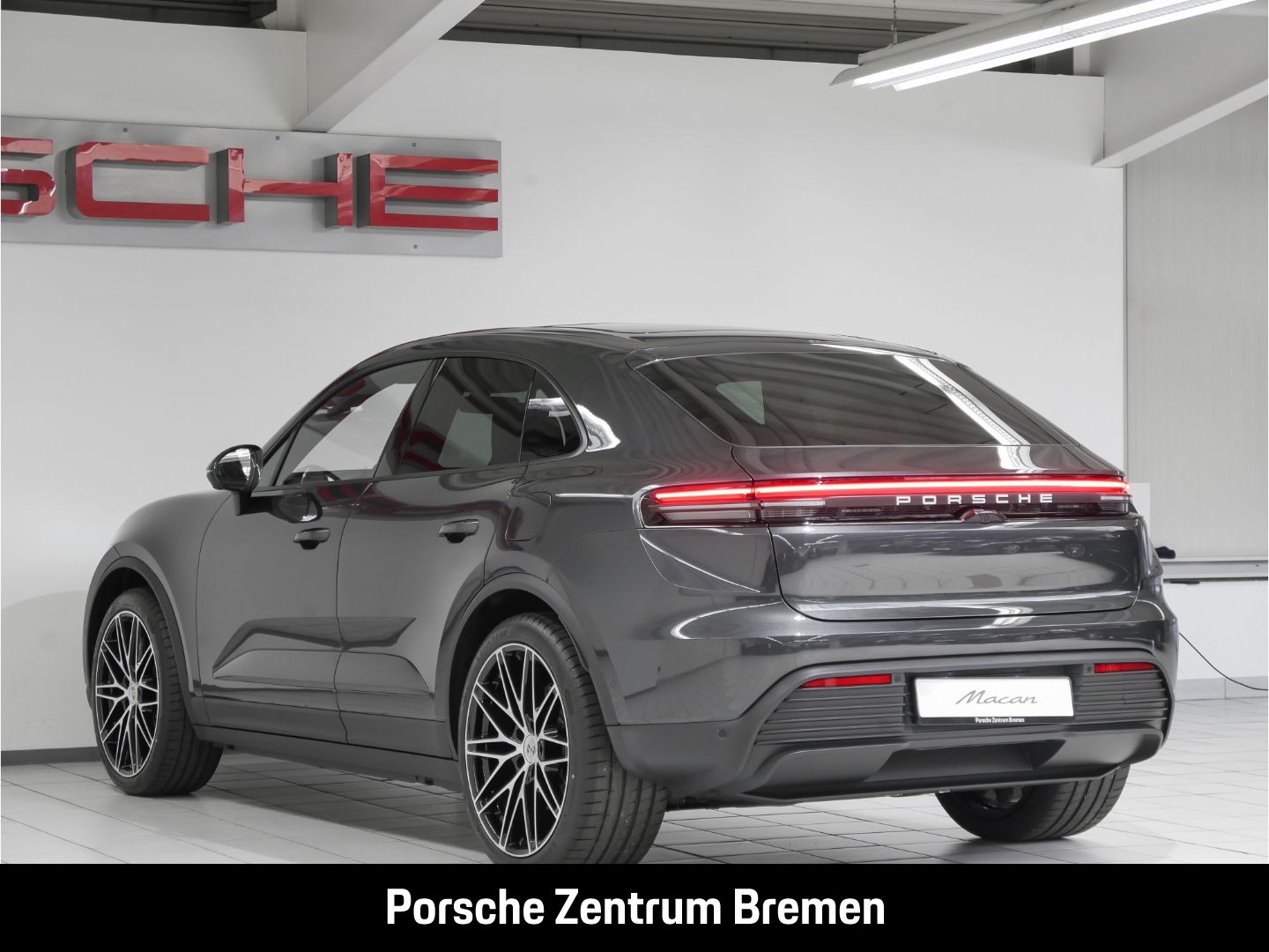 Porsche Macan Electric Pano Bose Matrix 2D Surround View imagem 3