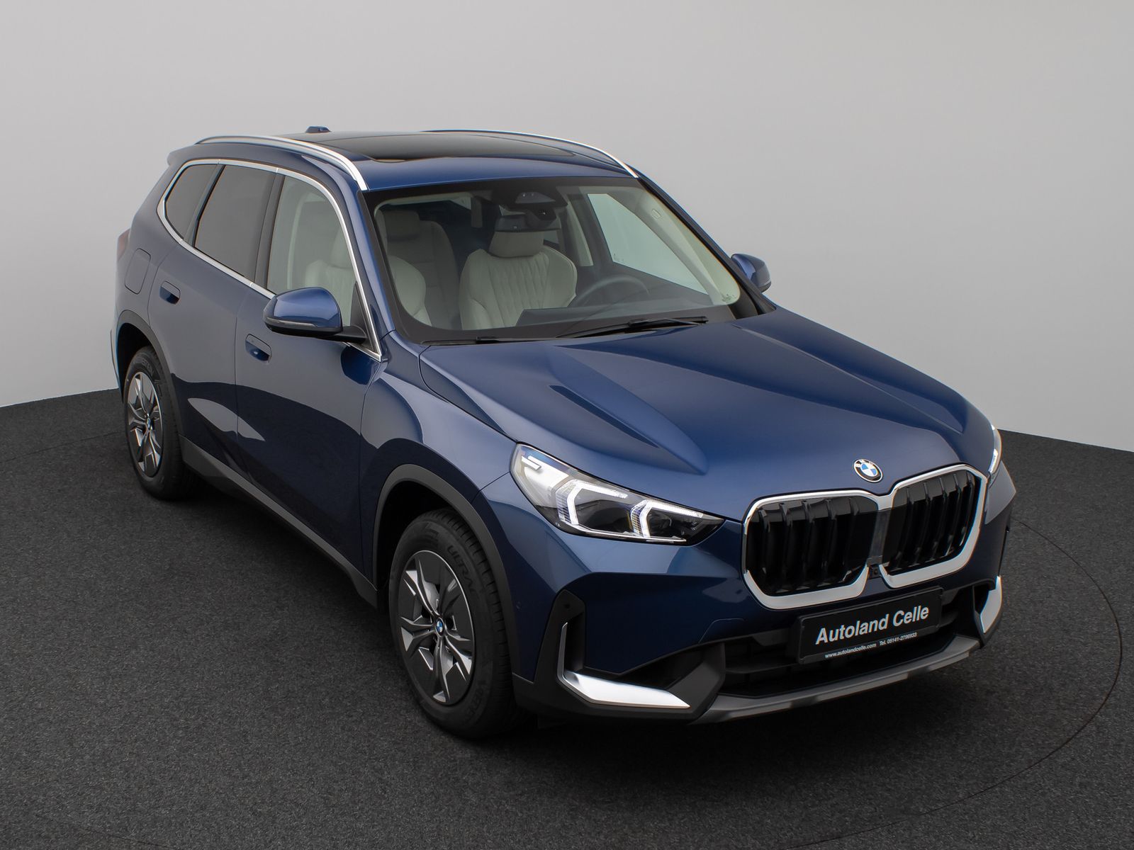 Fahrzeugabbildung BMW X1 xD23i Panorama 360° HUD H/K AHK Komfort Sport