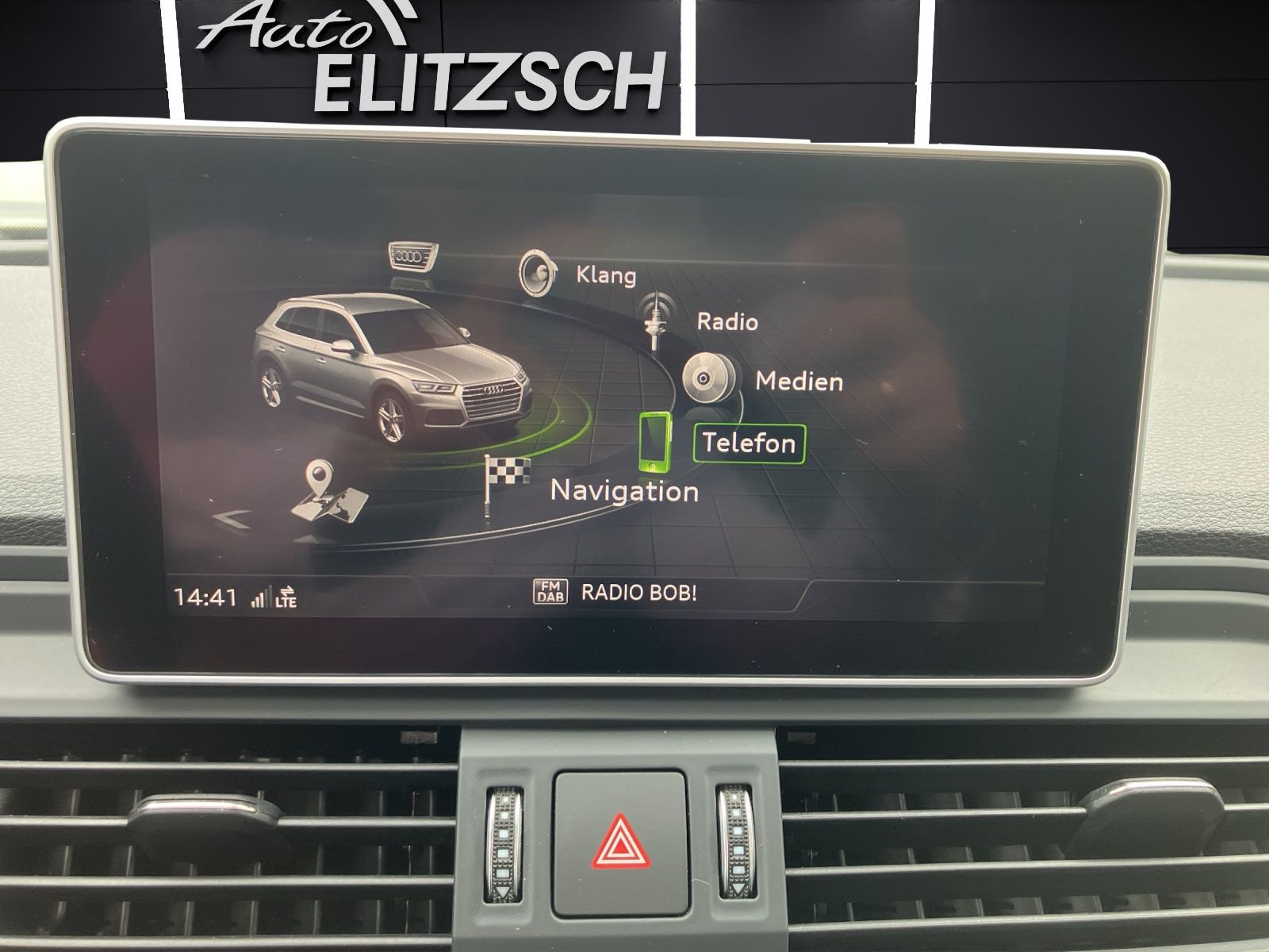 Fahrzeugabbildung Audi Q5 40 TDI quattro S-Line Matrix Navi ACC STHZ SH