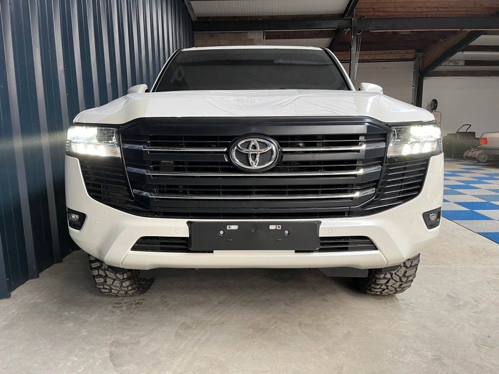 Toyota LC300 3.3 GX-R - B6 Armored imagem 3