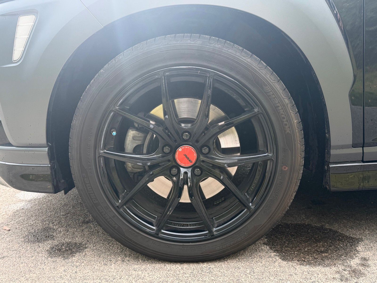 Fahrzeugabbildung Hyundai KONA 1.6T-GDI*Unique*2WD*DCT*RFKamera*Navi*SHZ*