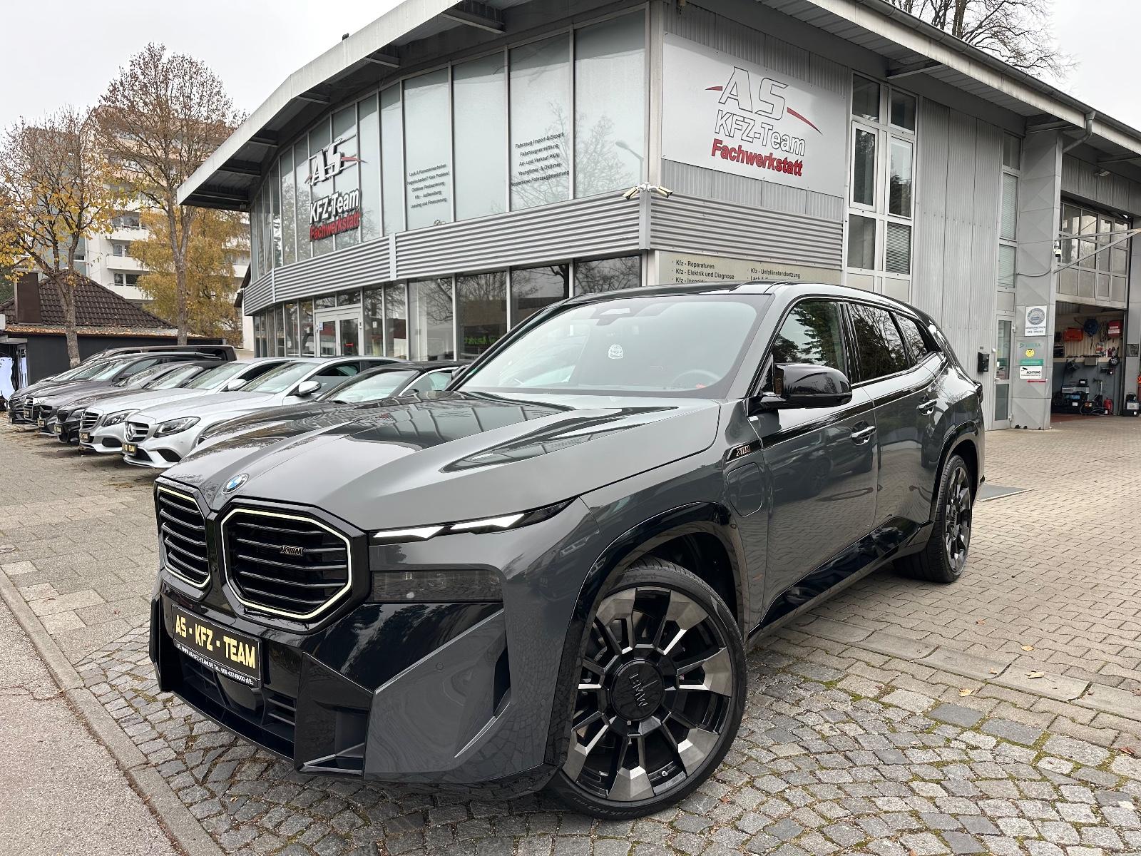 BMW XM 4.4 360° AHK MASSAGE HEAD-UP 23″ B&W CARBON