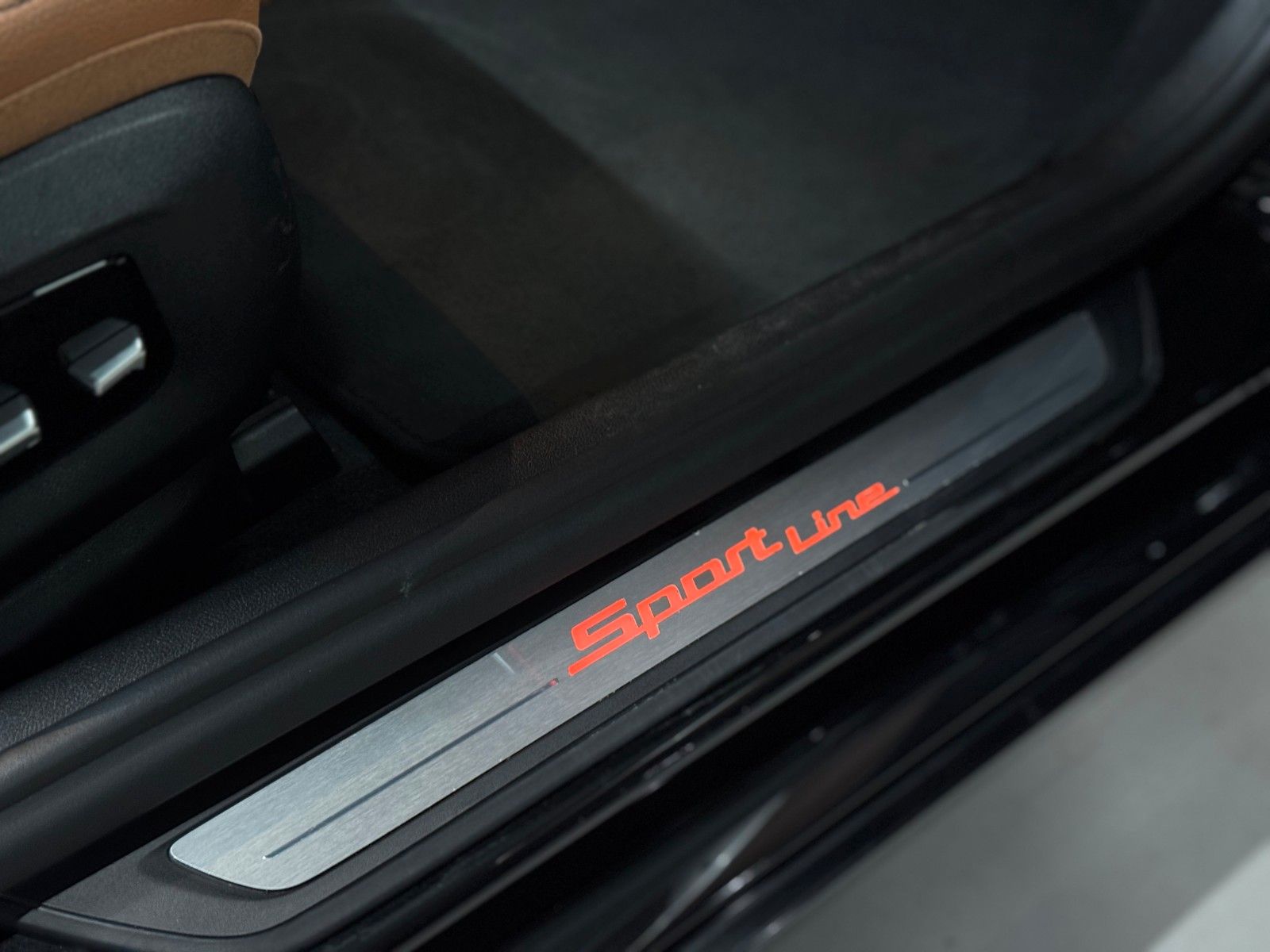 Fahrzeugabbildung BMW 530D Touring Sport Line Voll+AHK+Garantie