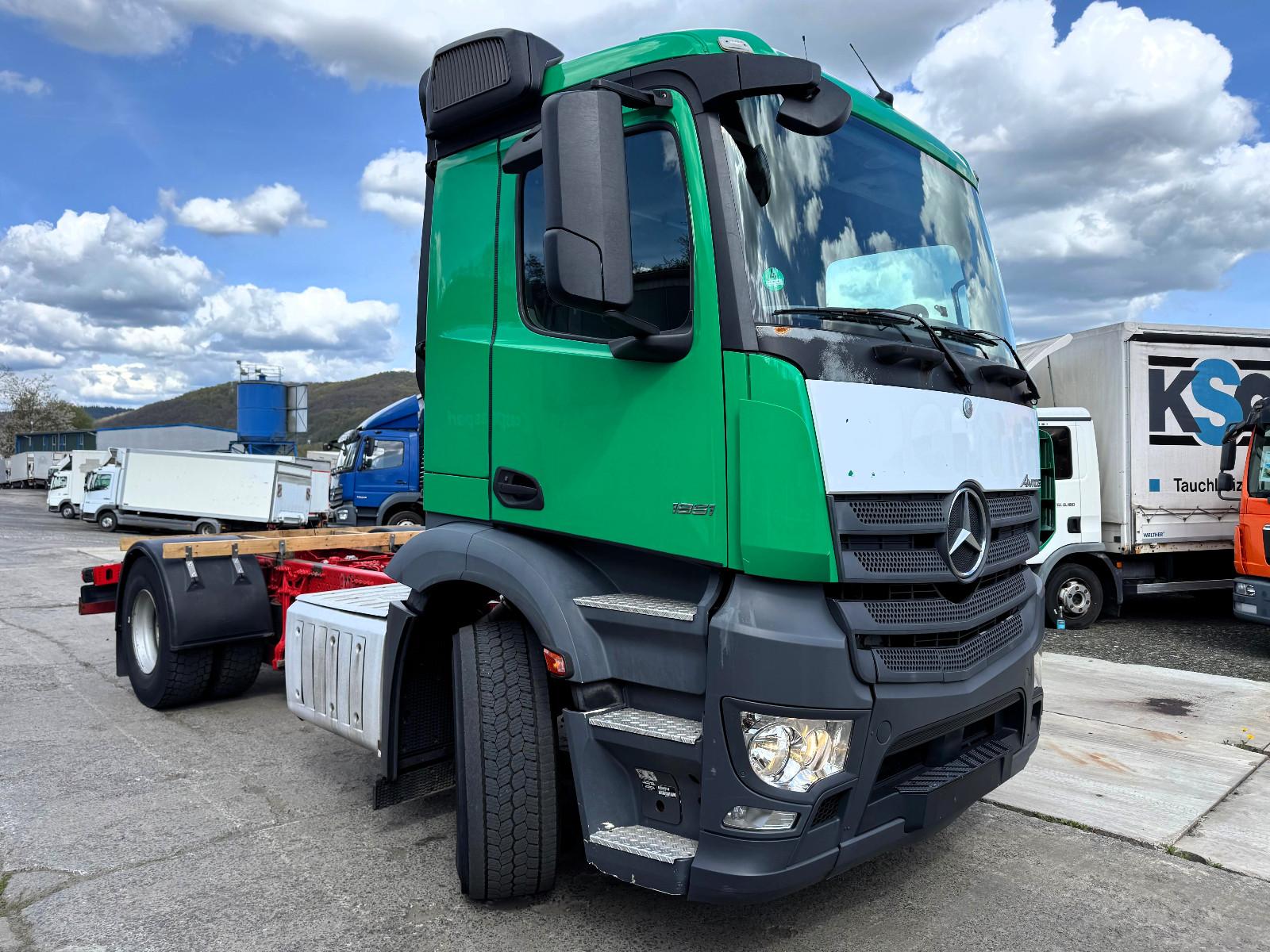 Mercedes-Benz Antos 1851 4x2